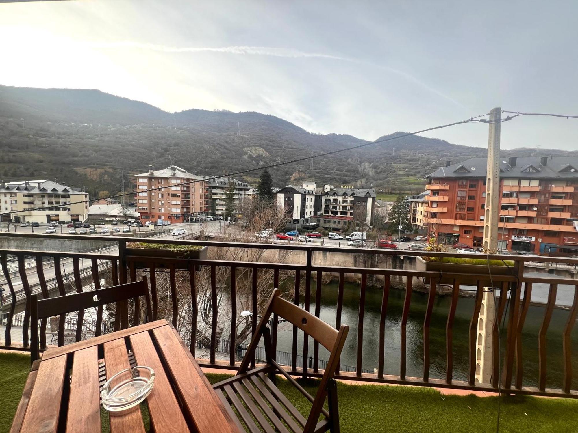 Apartament Les Vernedes - L'Amfitriona Sort Kültér fotó