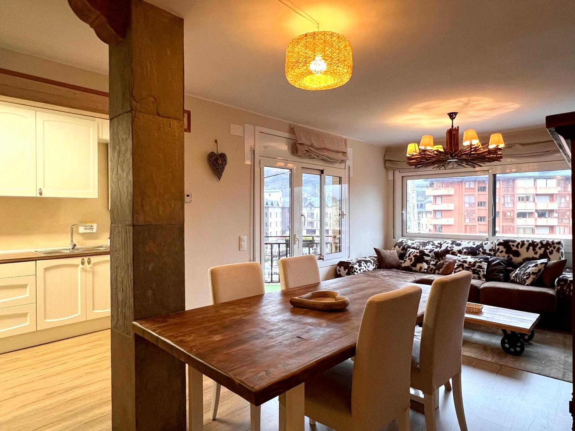 Apartament Les Vernedes - L'Amfitriona Sort Kültér fotó